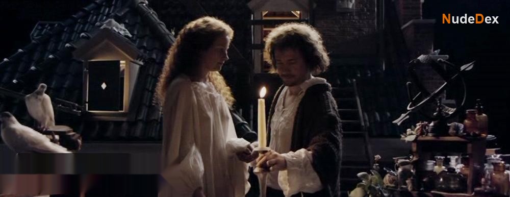 Emily Holmes in Nightwatching, photo 5