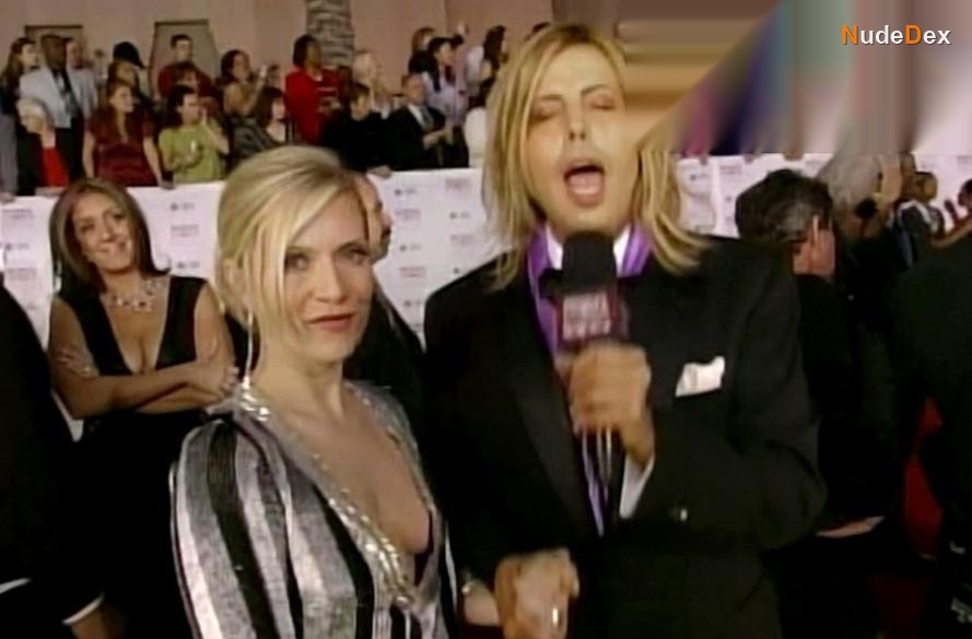 Emily Procter in Breast Men, photo 7
