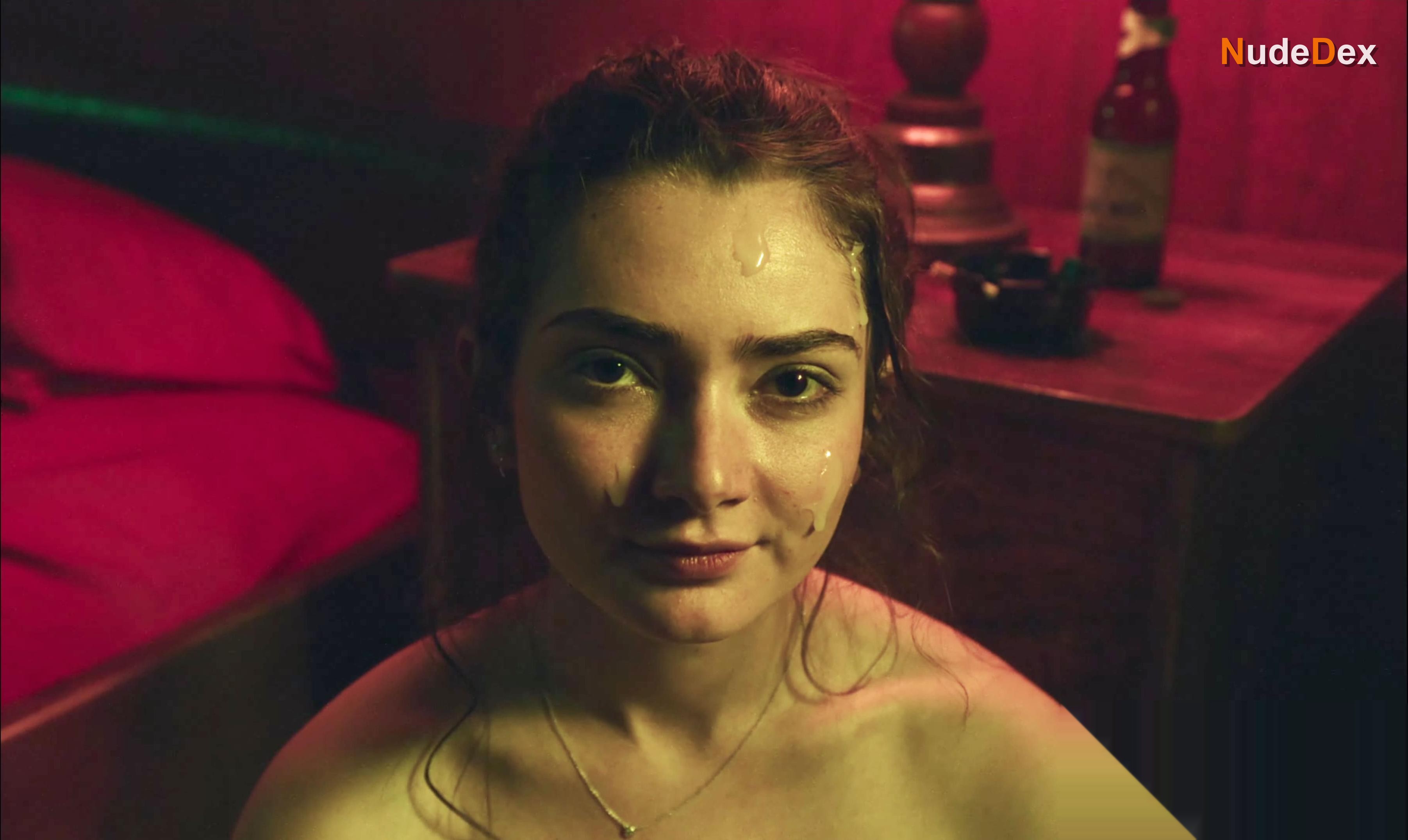 Emily Robinson in Daddy, photo 4