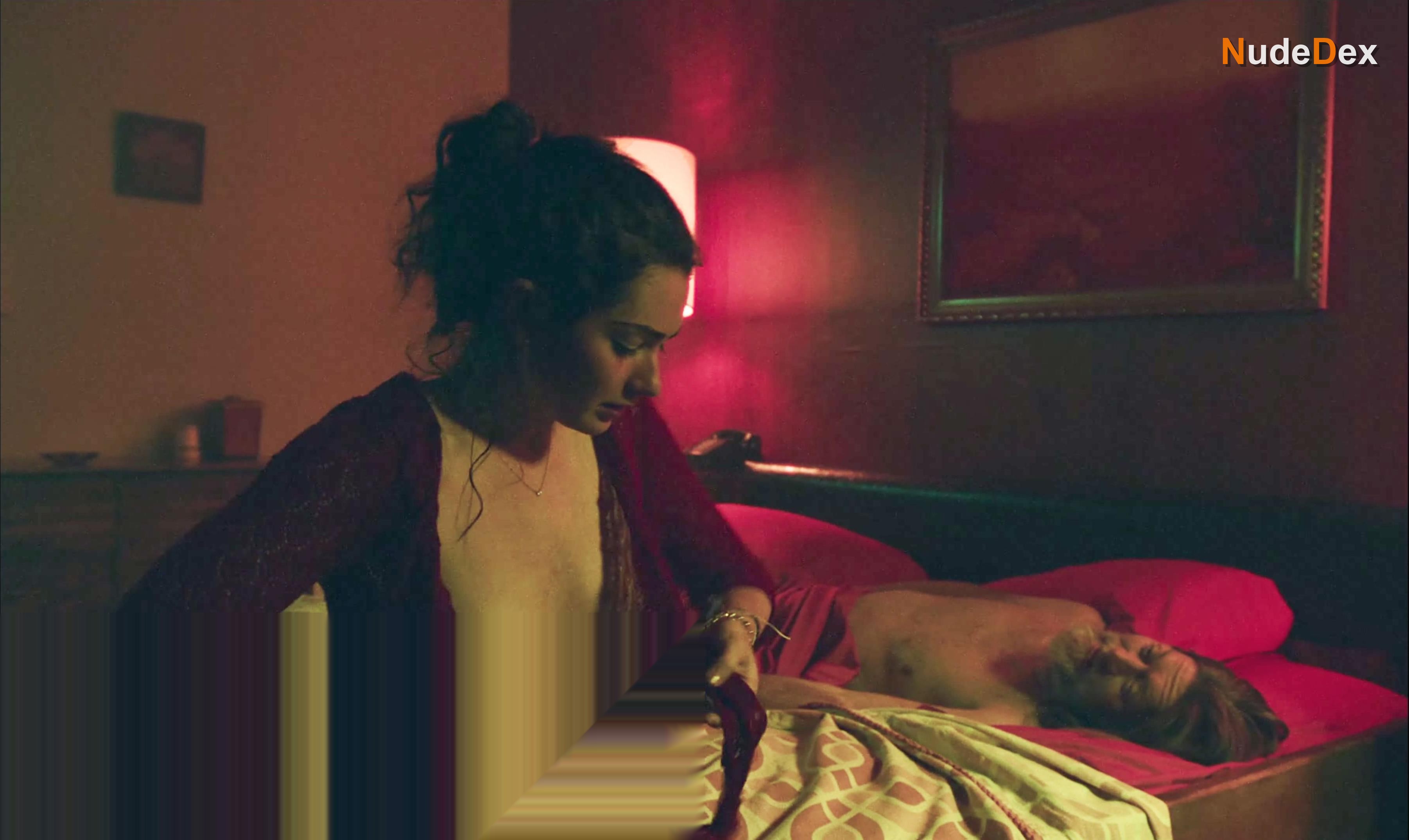 Emily Robinson in Daddy, photo 8