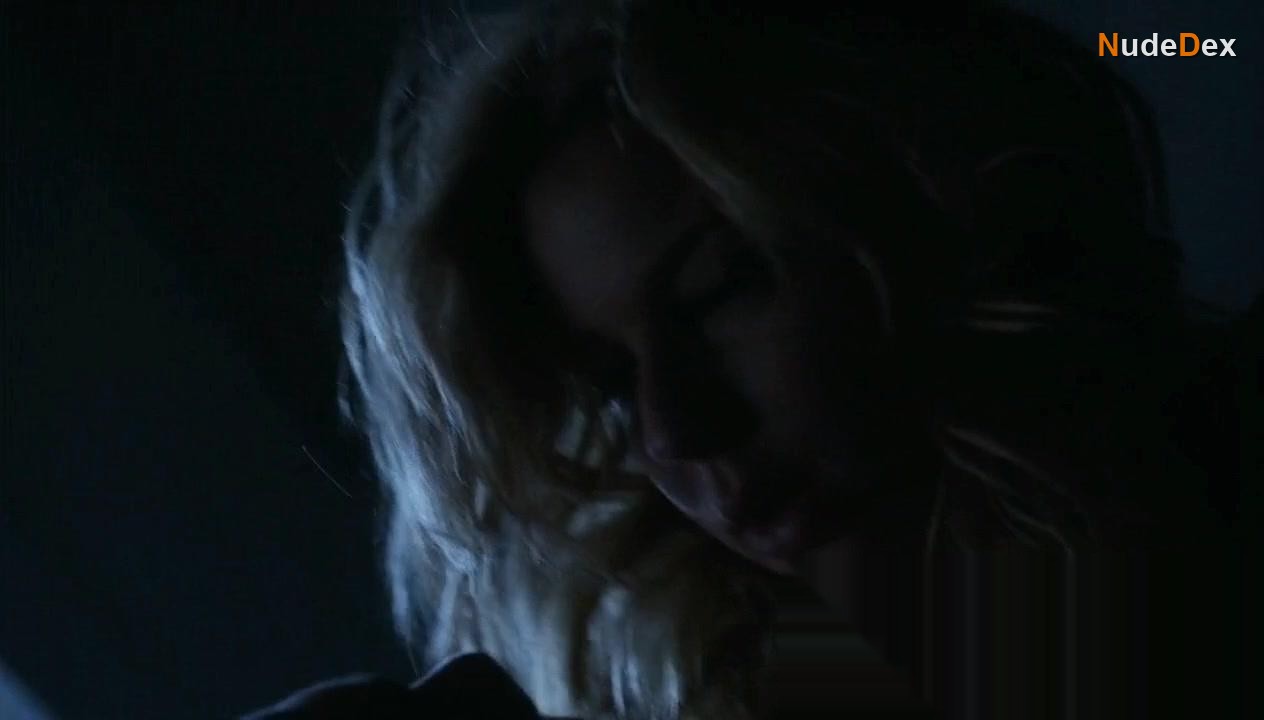 Emily Vancamp in Revenge, photo 11