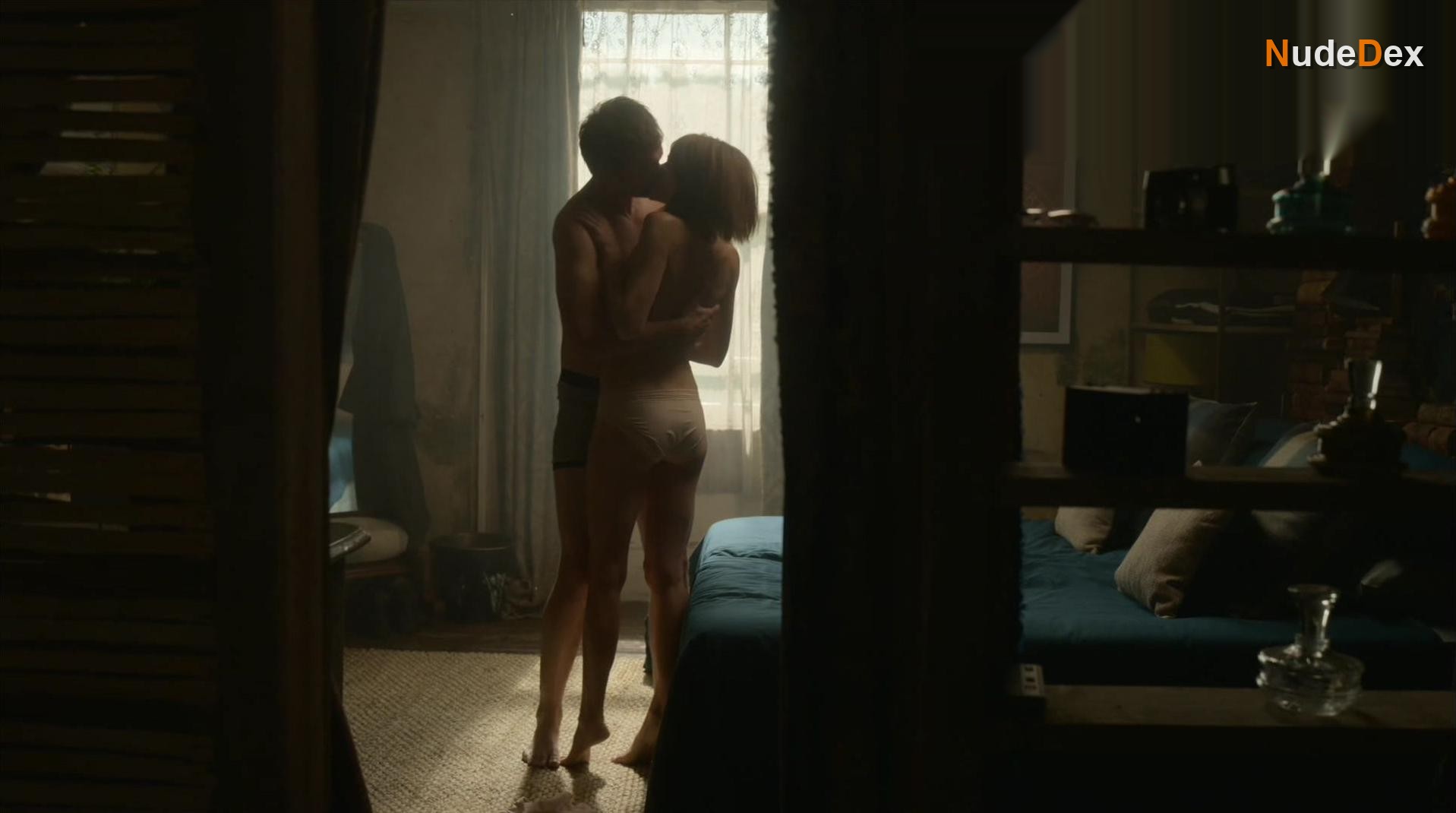 Emma Greenwell in The Rook, photo 6
