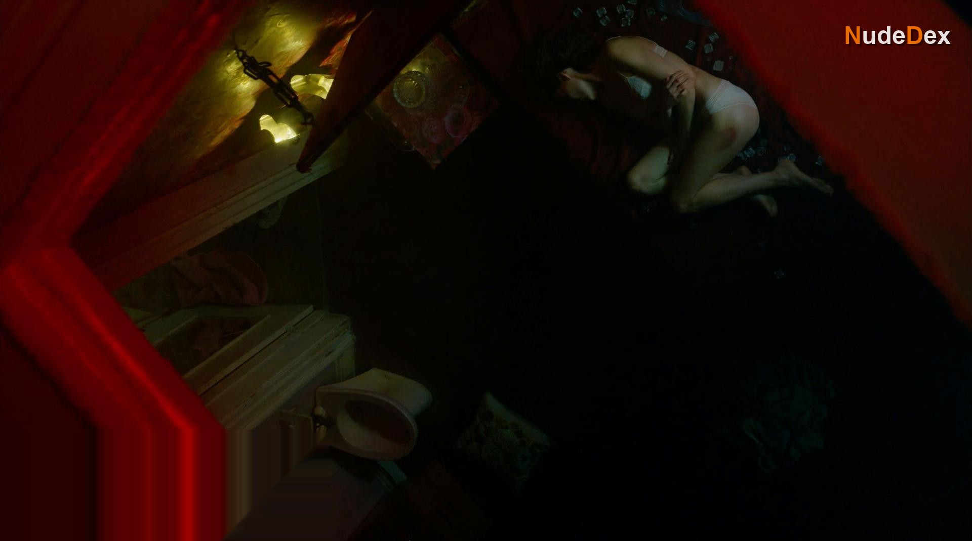 Emma Greenwell in The Rook, photo 9
