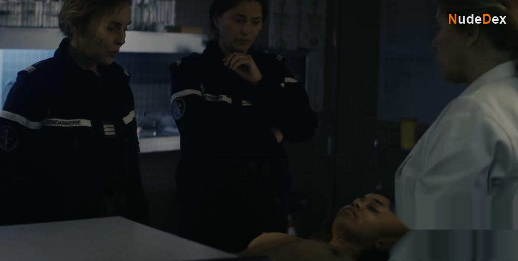 Emma Jugi in L'eclipse, photo 1