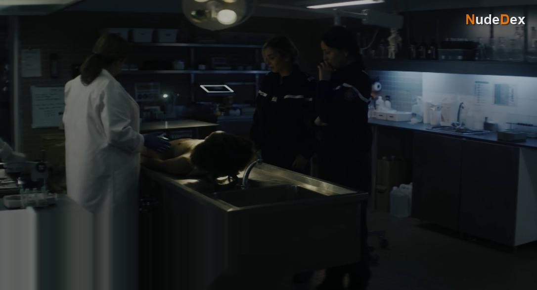 Emma Jugi in L'eclipse, photo 2