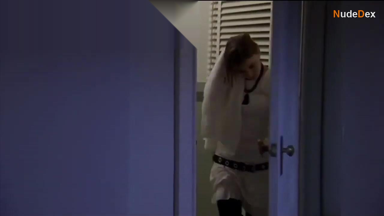 Emma Lahana in Alien Agent, photo 19