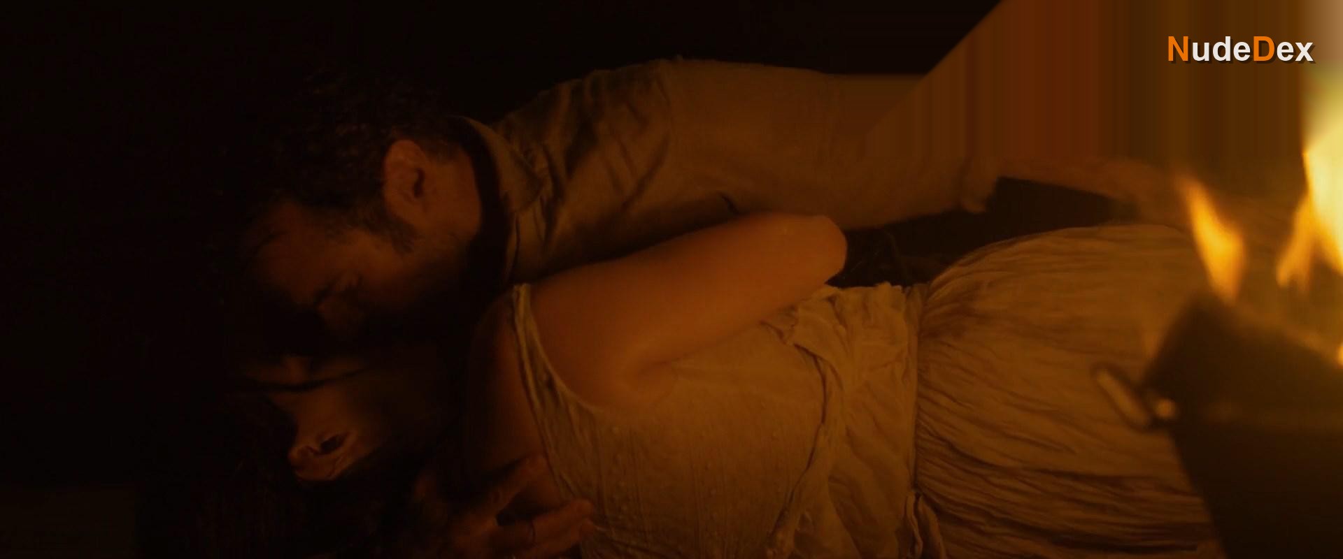 Emma Mackey in Eiffel, photo 25