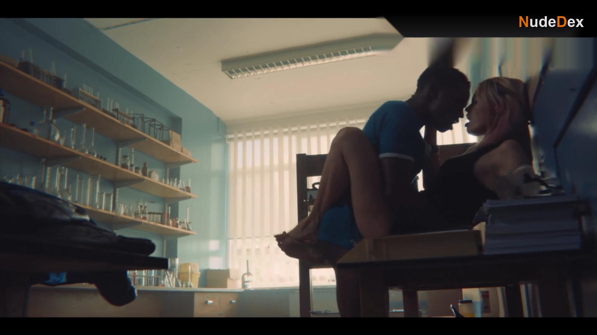 Emma Mackey in Sex Education, photo 5
