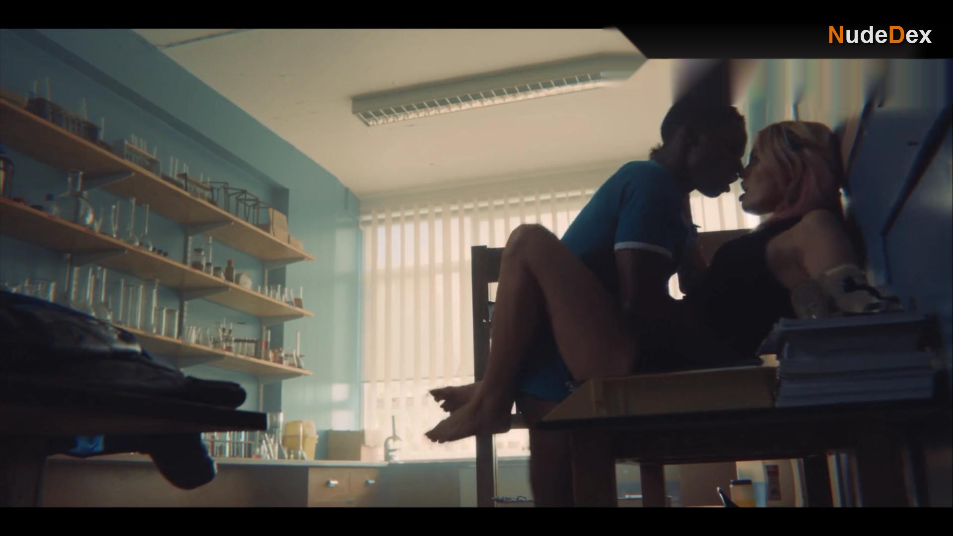 Emma Mackey in Sex Education, photo 8