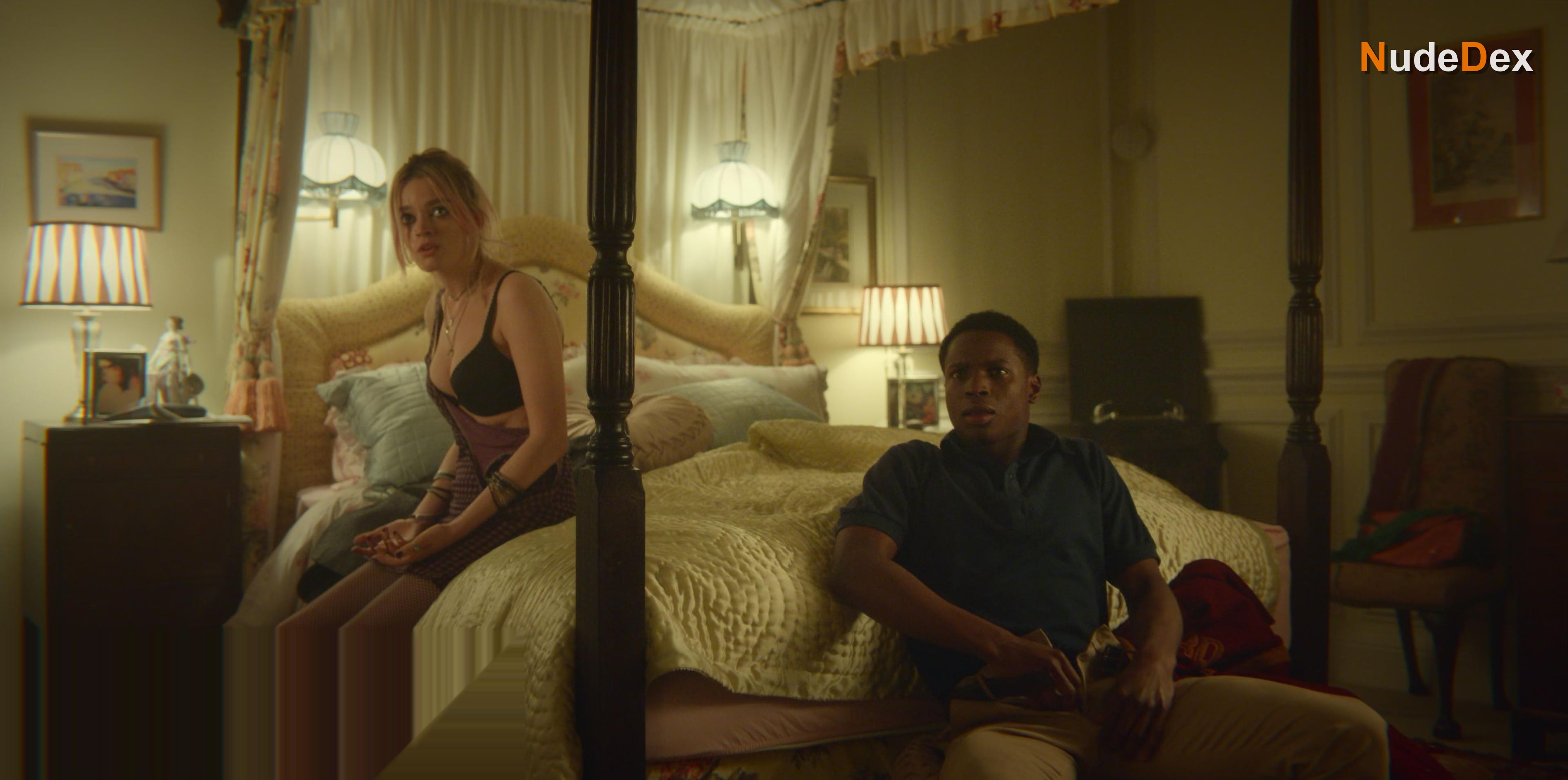 Emma Mackey in Sex Education, photo 13