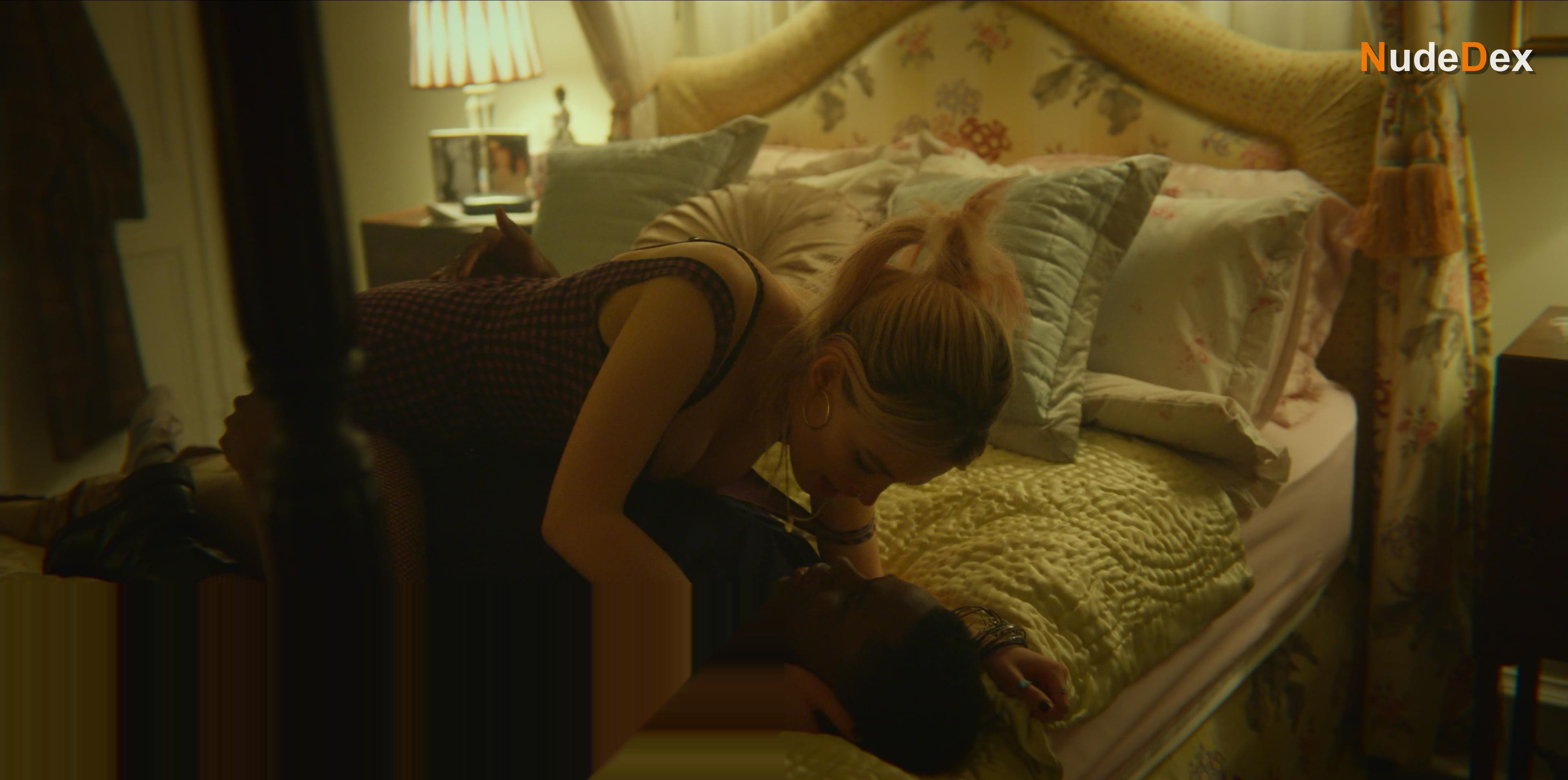 Emma Mackey in Sex Education, photo 18