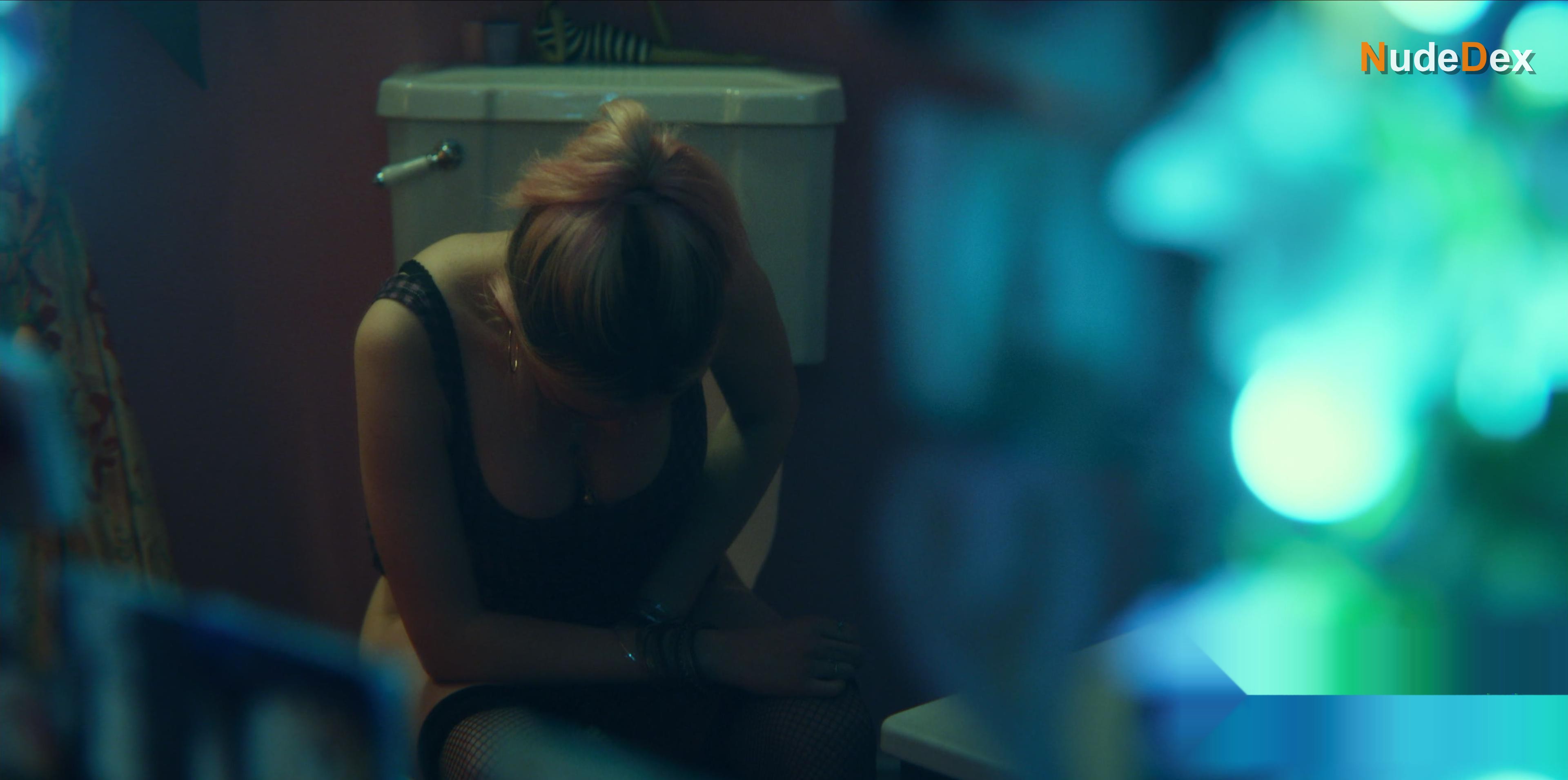 Emma Mackey in Sex Education, photo 19