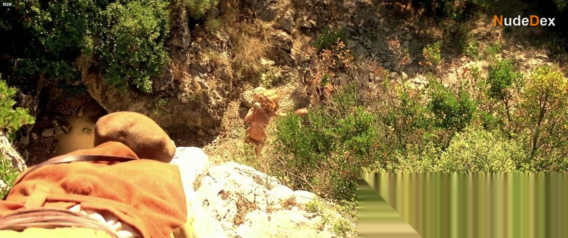 Emmanuelle Beart in Manon Of The Spring, photo 1