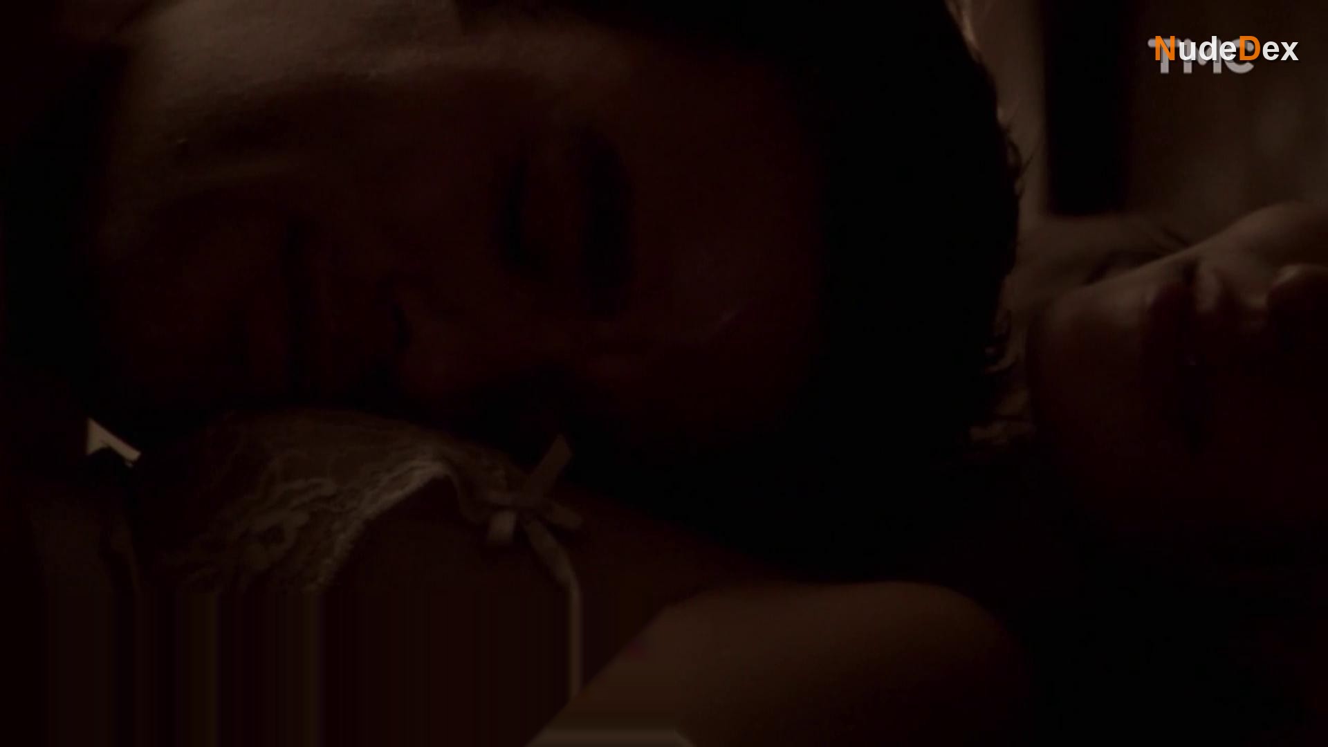 Emmanuelle Vaugier in First Wave