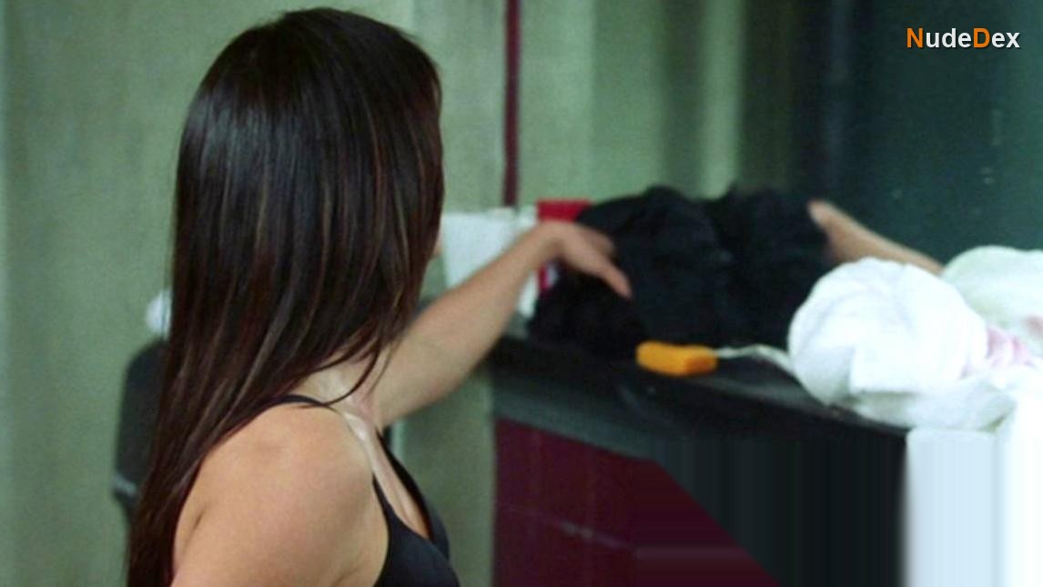 Emmanuelle Vaugier in House Of The Dead 2, photo 3