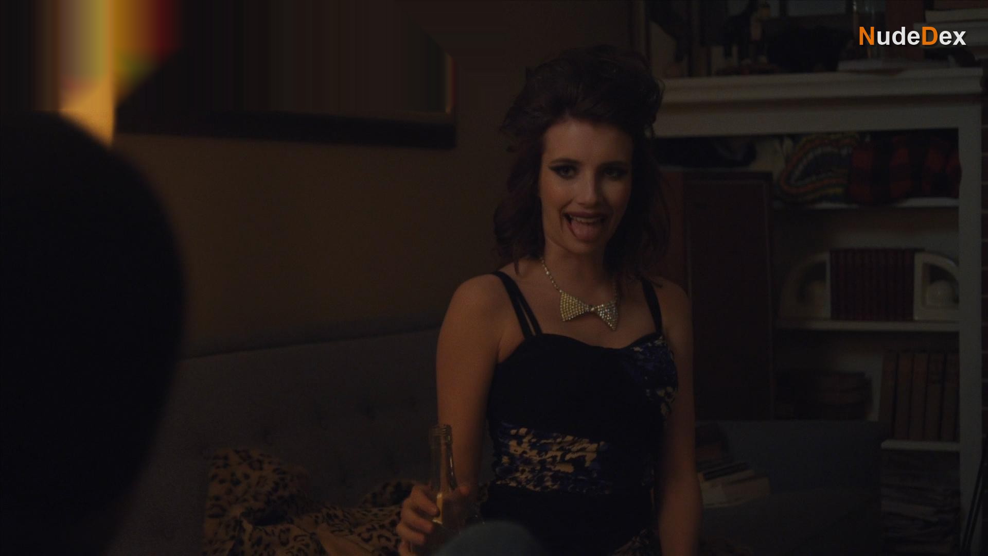 Emma Roberts in Adult World, photo 22