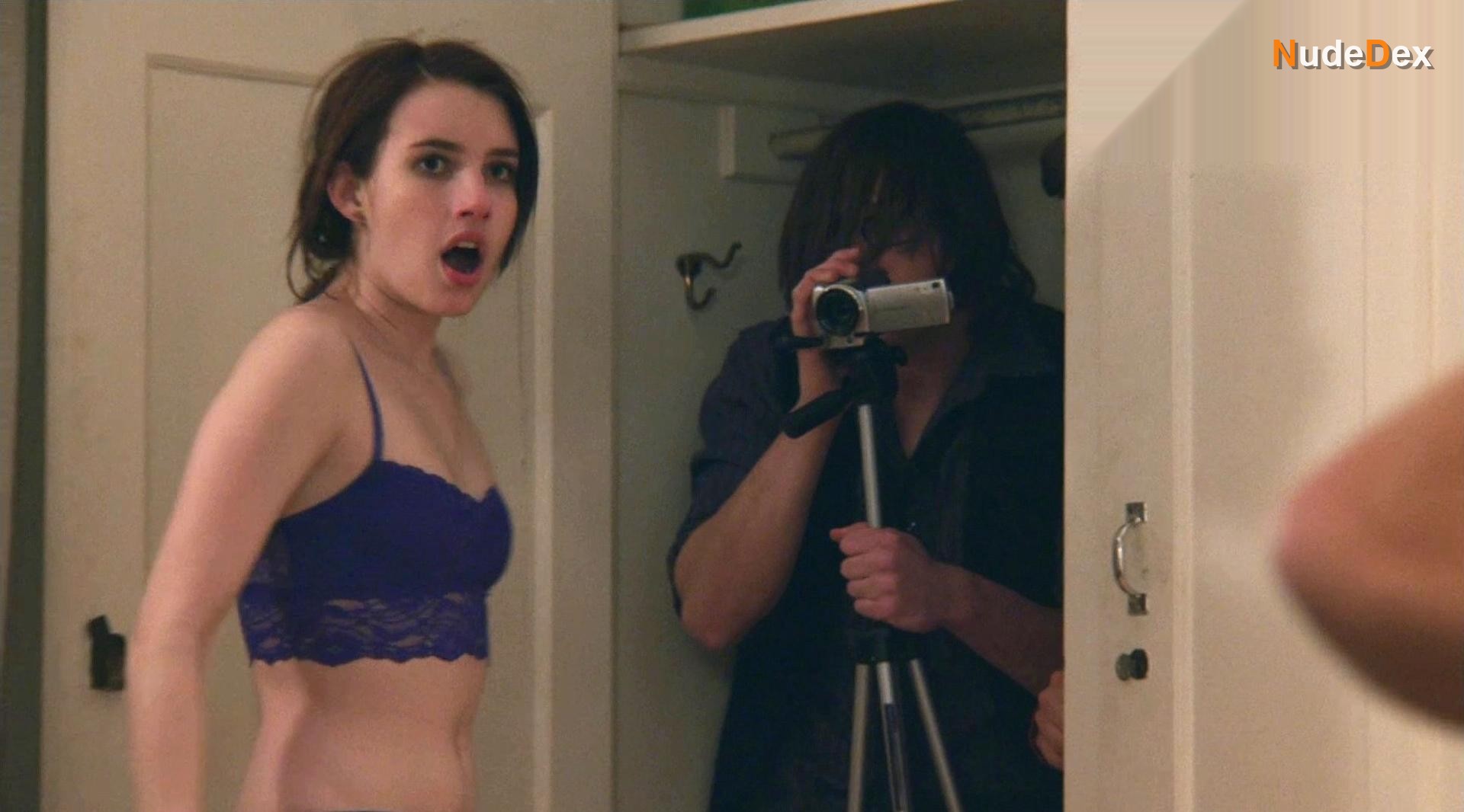 Emma Roberts in Adult World, photo 25