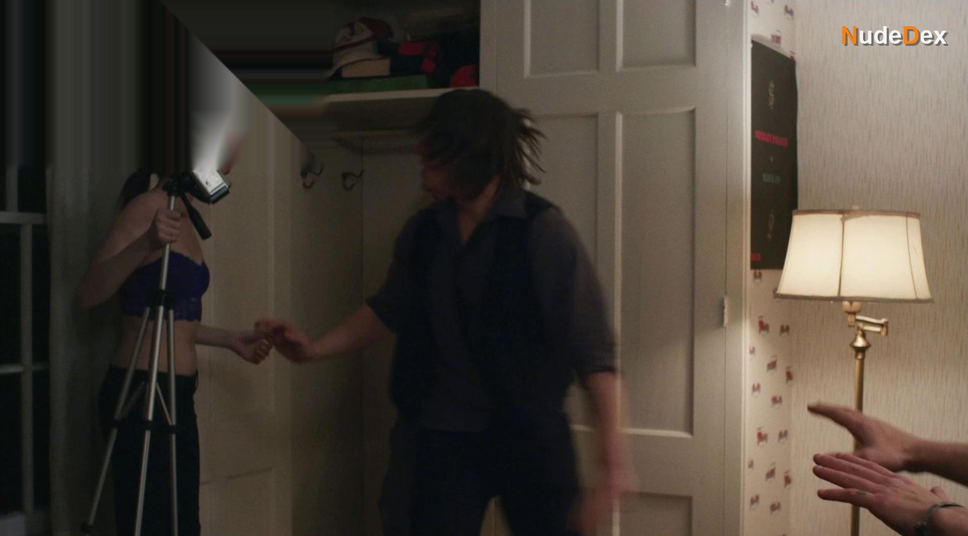 Emma Roberts in Adult World, photo 26