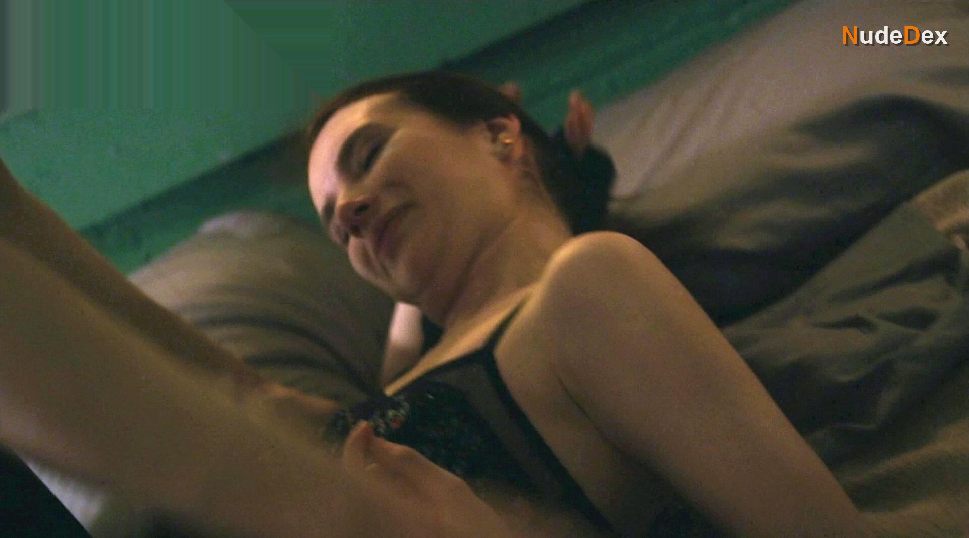 Emma Roberts in Adult World, photo 28