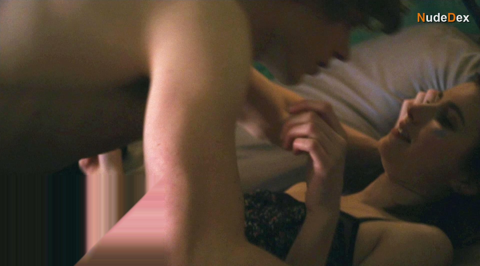 Emma Roberts in Adult World, photo 30