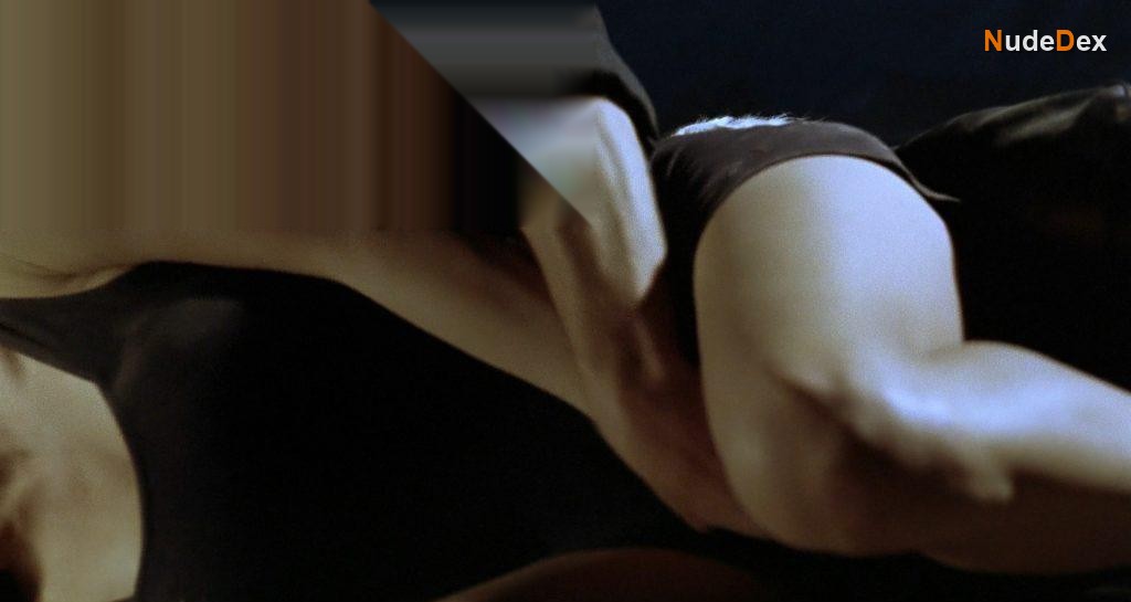 Emma Suarez in The Red Squirrel, photo 2