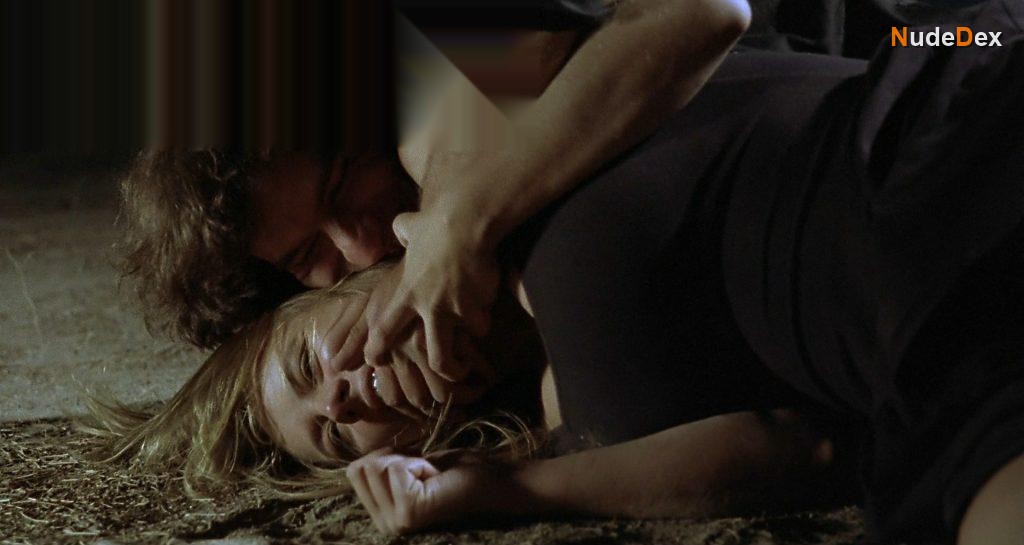 Emma Suarez in The Red Squirrel, photo 3