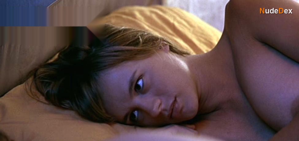 Emma Suarez in The Red Squirrel, photo 14