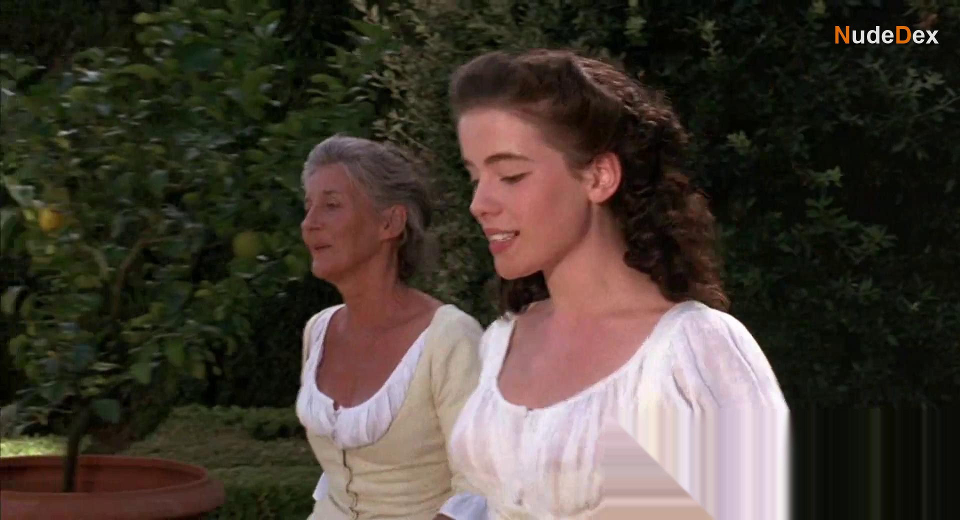Emma Thompson in Much Ado About Nothing, photo 6