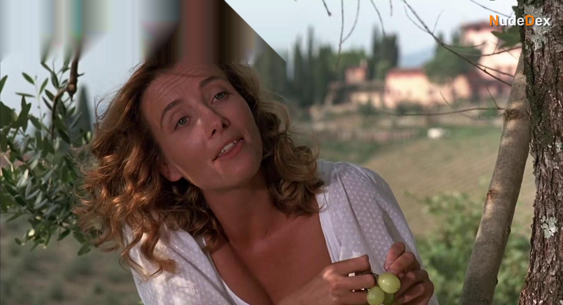 Emma Thompson in Much Ado About Nothing, photo 8