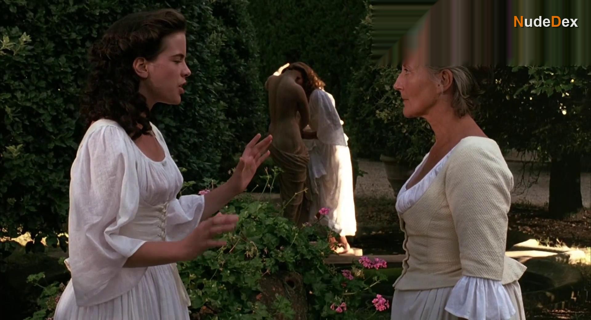 Emma Thompson in Much Ado About Nothing, photo 13