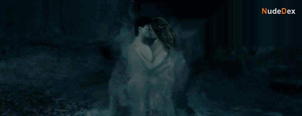 Emma Watson in Harry Potter And The Deathly Hallows Part 1, photo 1