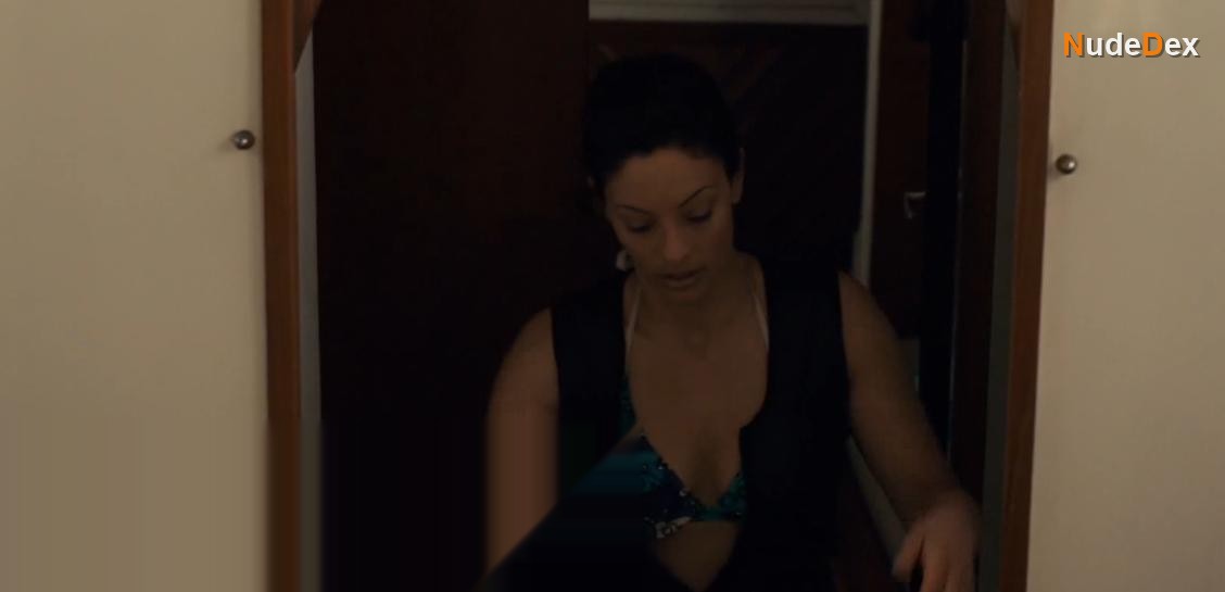 Erica Cerra in Asesino De Tiburones, photo 3