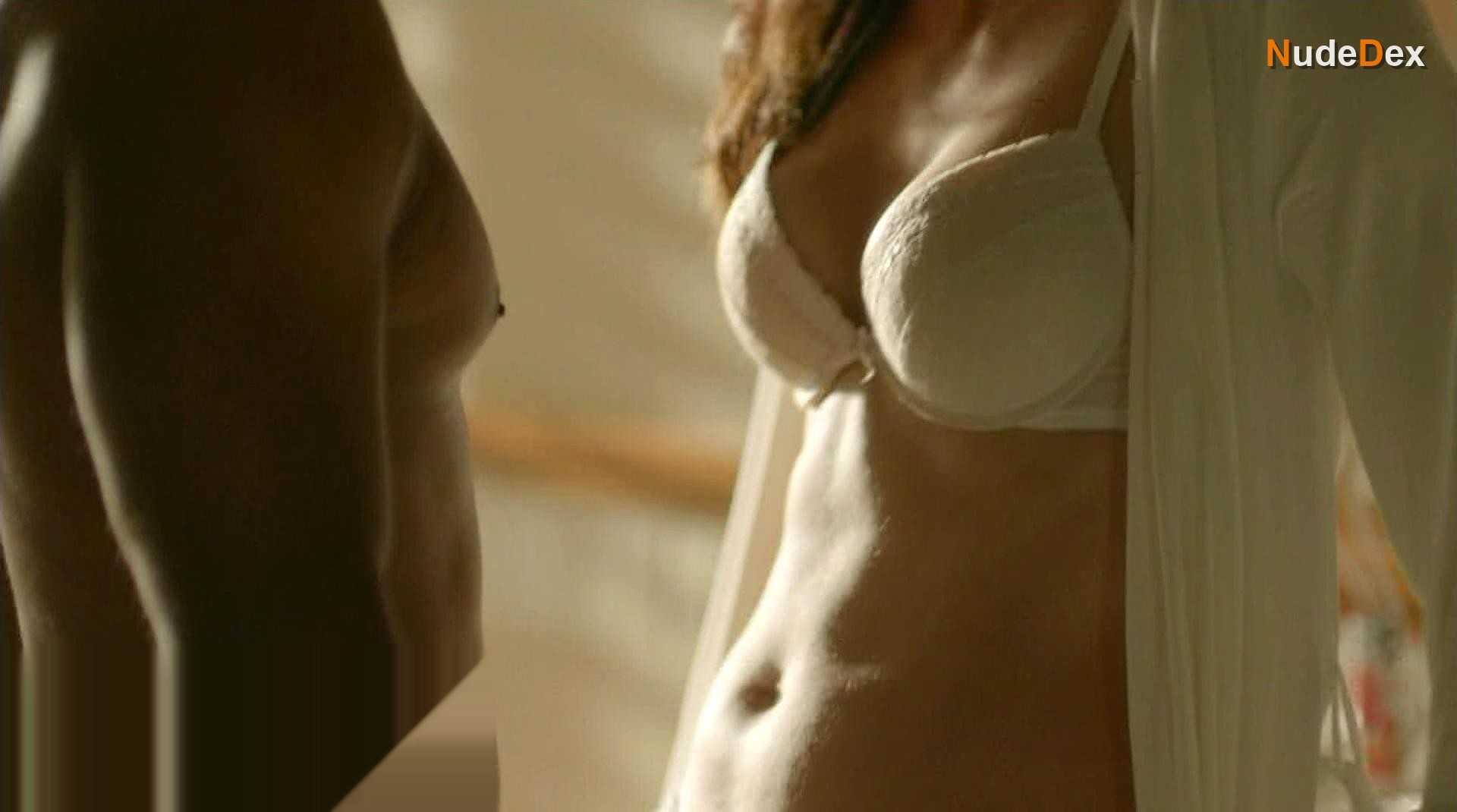Erica Cerra in Rush, photo 3