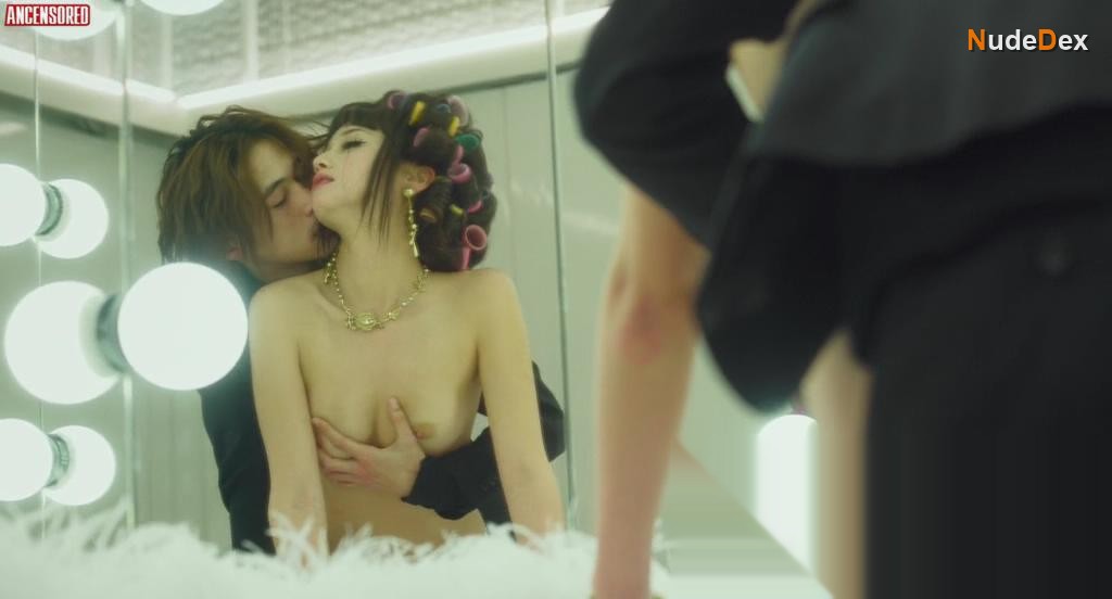 Erika Sawajiri in Helter Skelter, photo 1