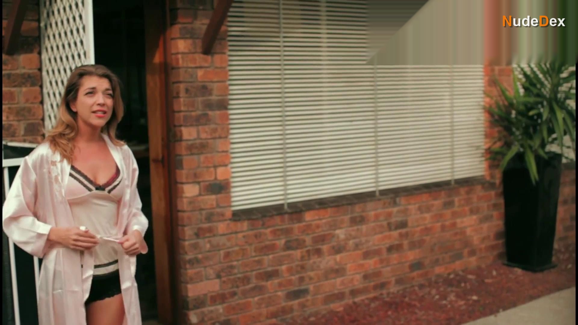Erin Felton in Bush Boys, photo 3