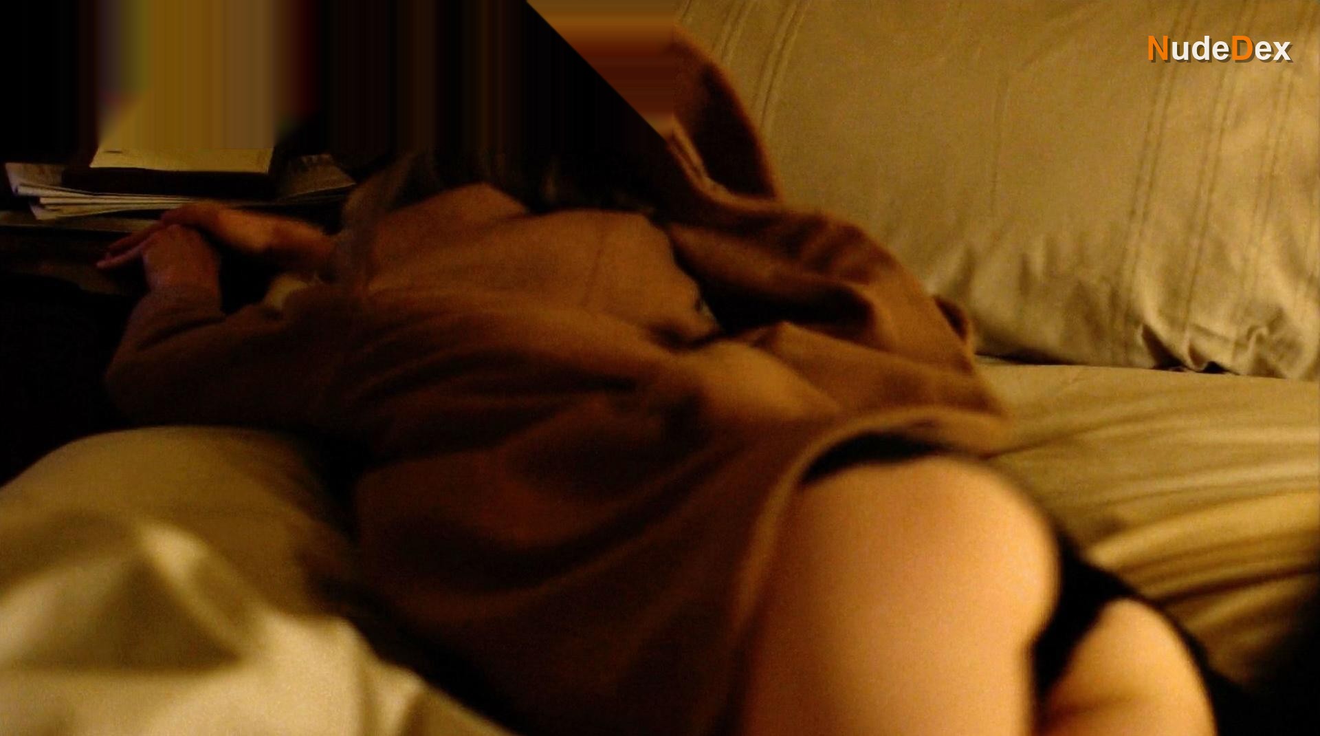 Erin Moriarty in Jessica Jones, photo 2
