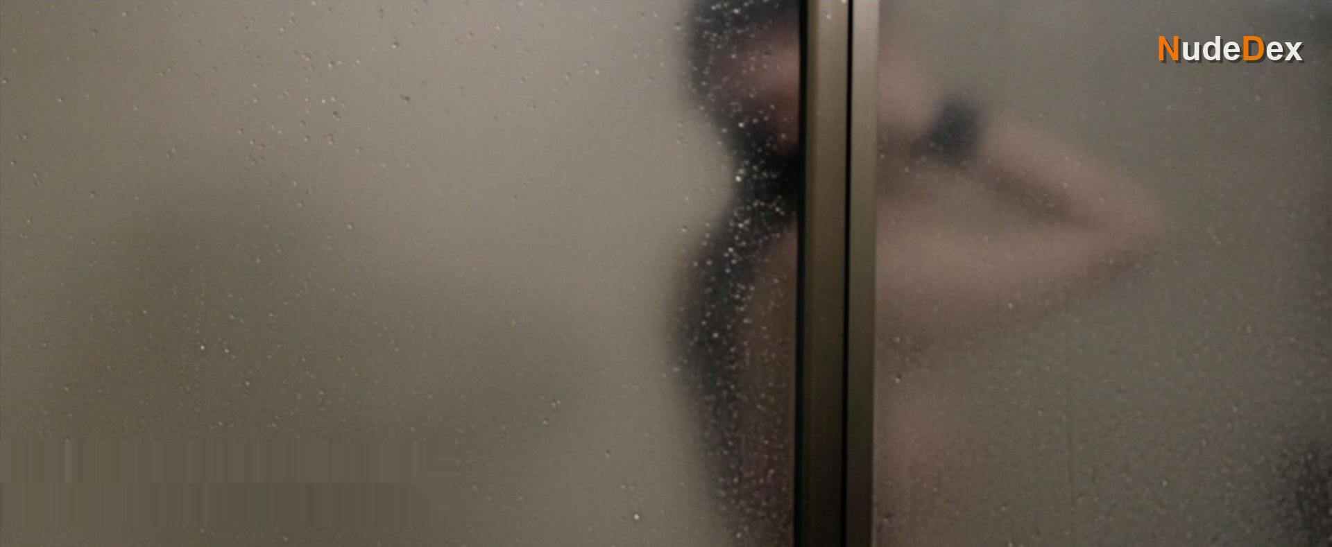 Erin Moriarty in Within, photo 3