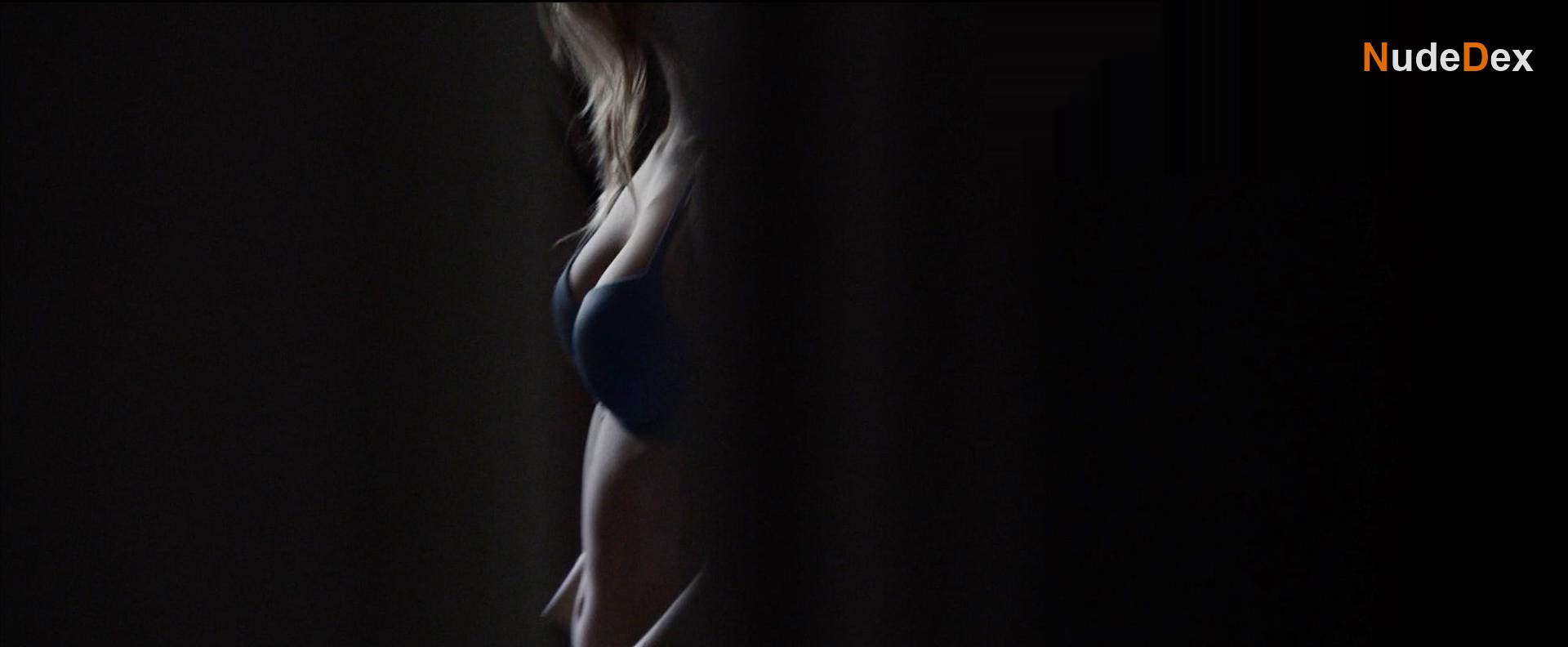Erin Moriarty in Within, photo 6