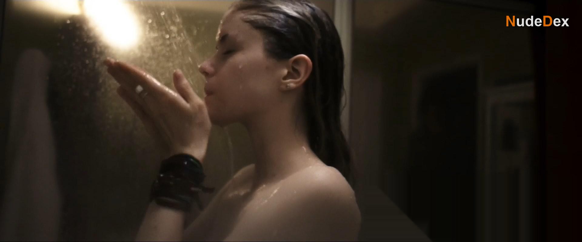 Erin Moriarty in Within, photo 8