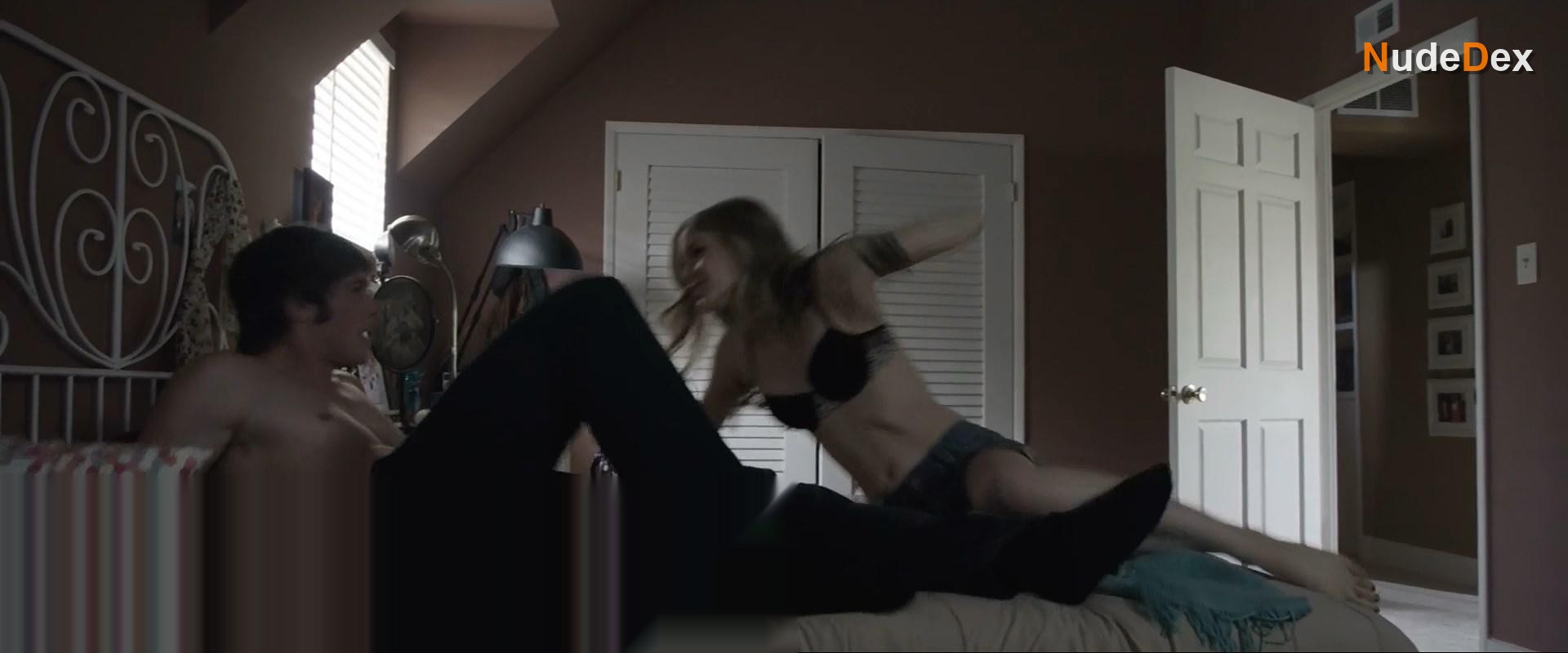 Erin Moriarty in Within, photo 10