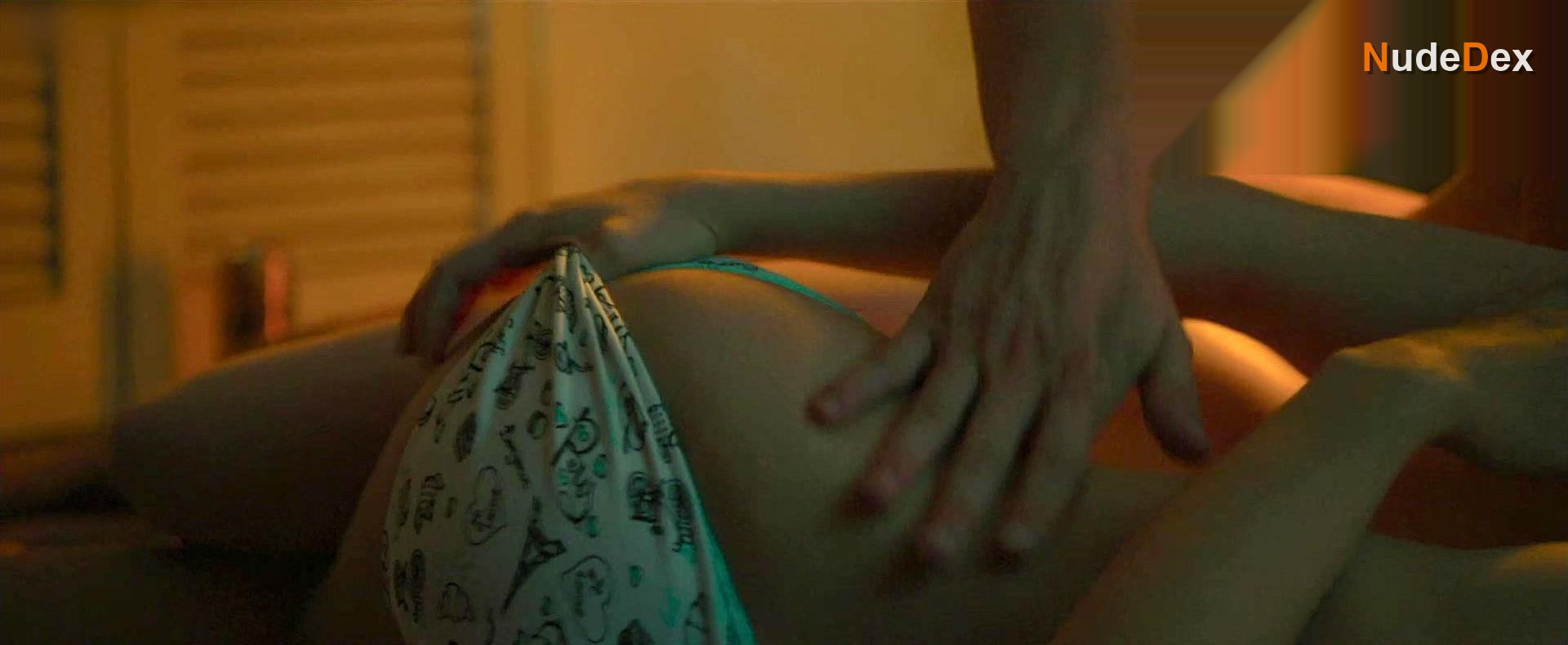 Estefania Nicolo in Vera And The Pleasure Of Others, photo 24