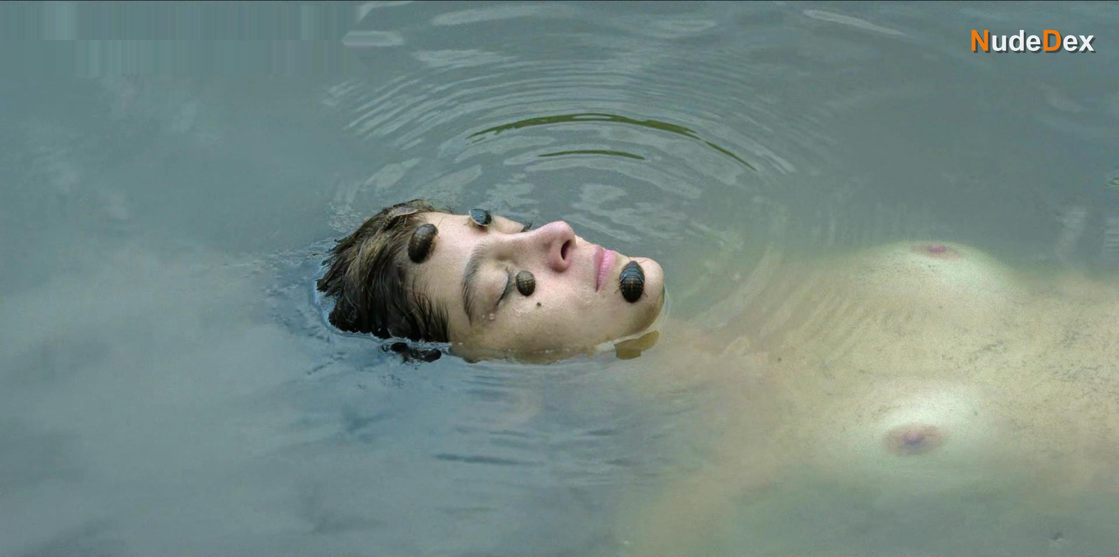 Estefania Pineres in Delirium, photo 6