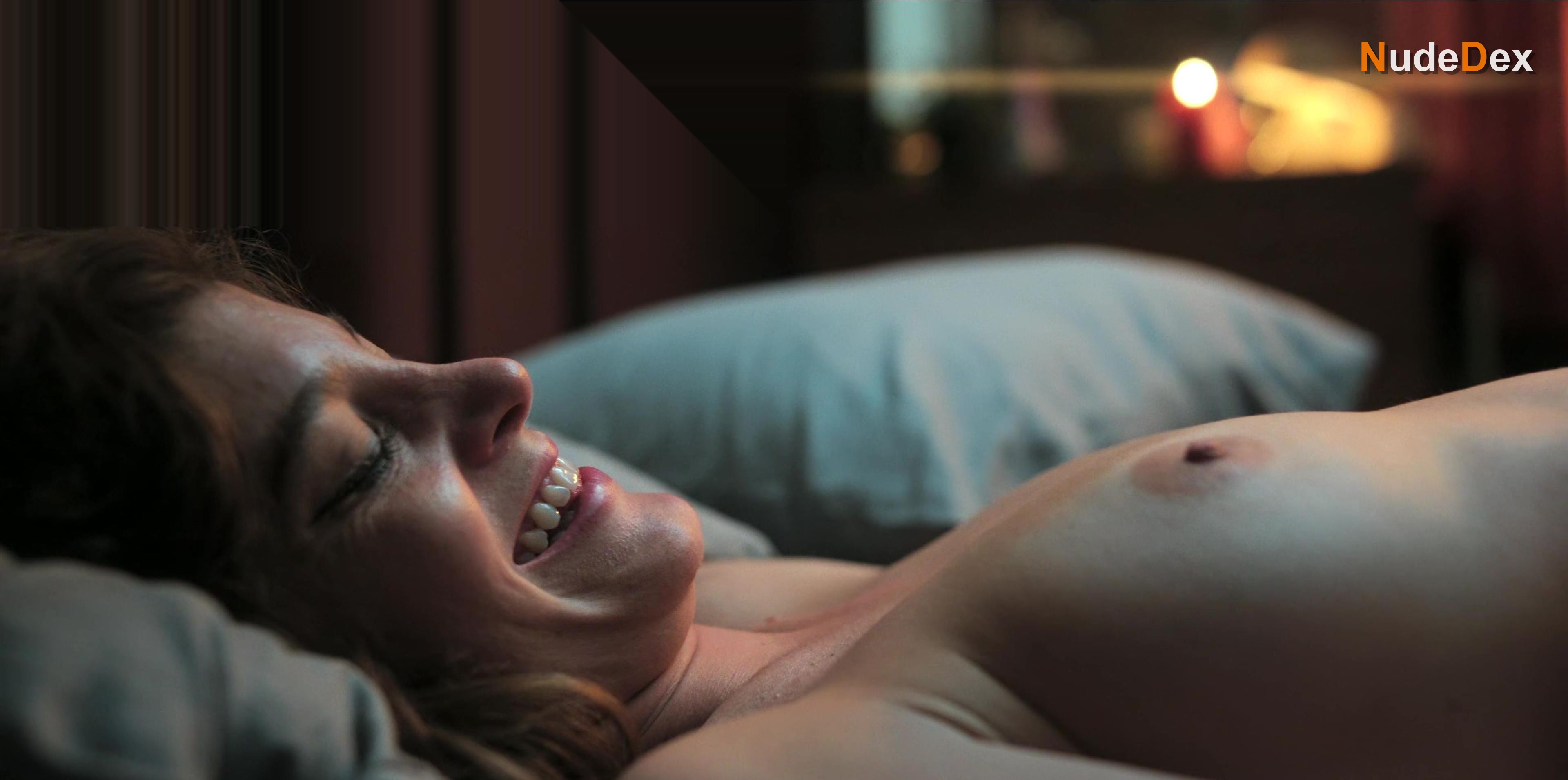 Estefania Pineres in Delirium, photo 15