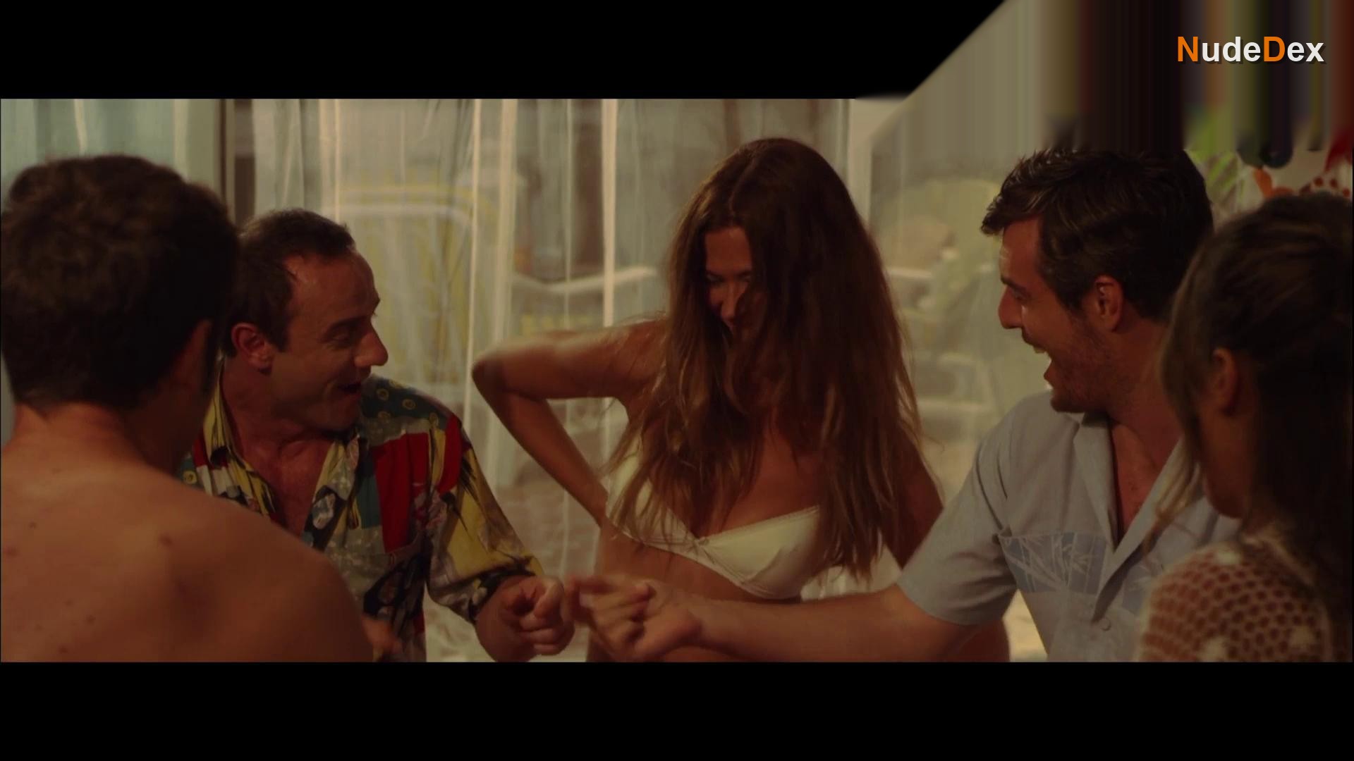 Estefania Zaragoza in Benidorm Mon Amour, photo 4