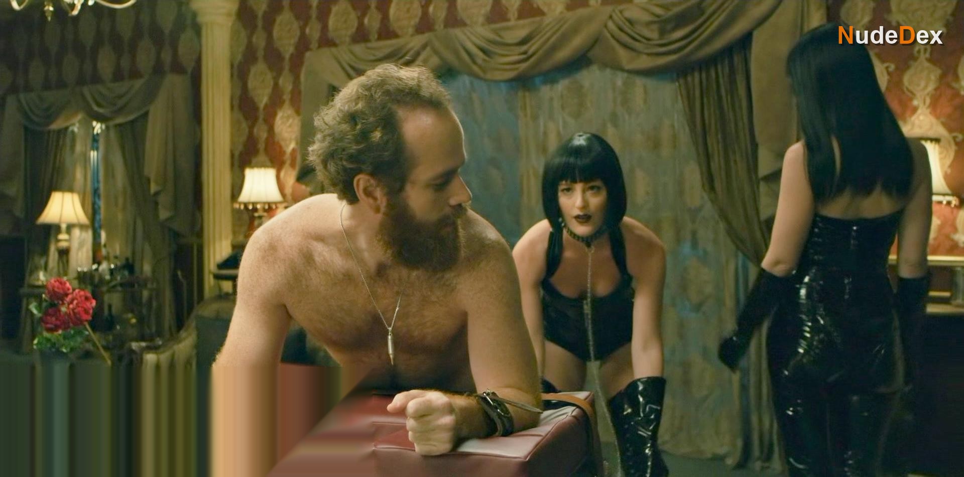 Estela Carbonell in Hotel Cocaine, photo 1