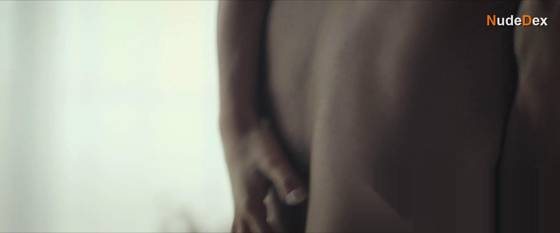 Esther-rose Mcgregor in We Were Liars, photo 3