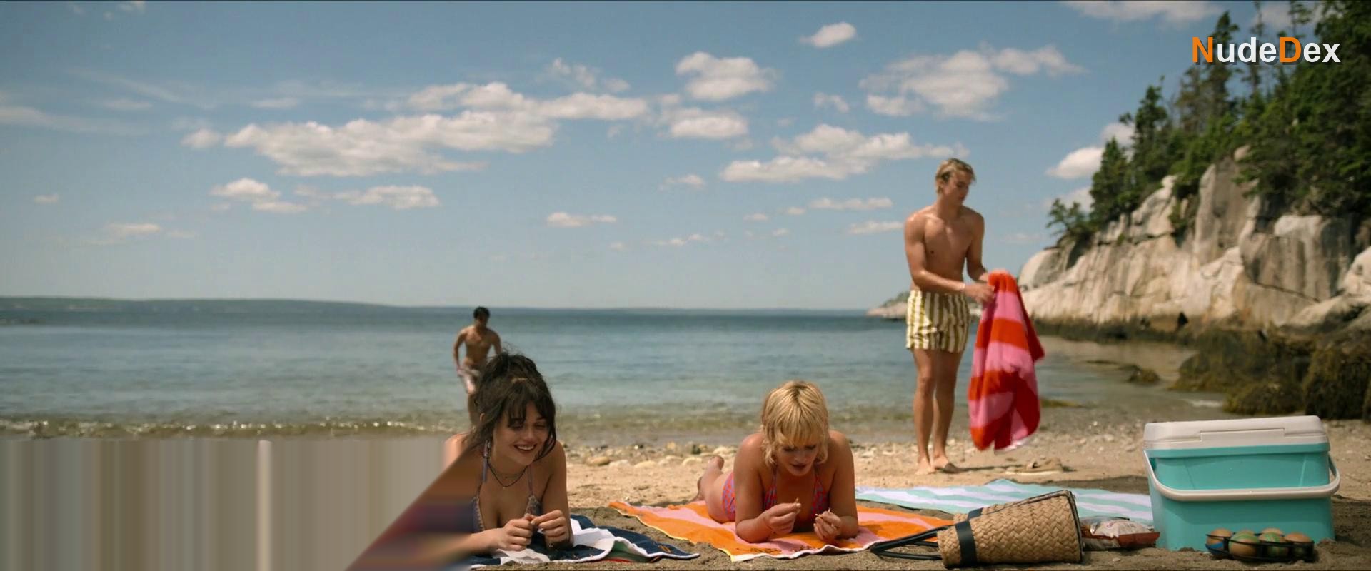 Esther-rose Mcgregor in We Were Liars, photo 17