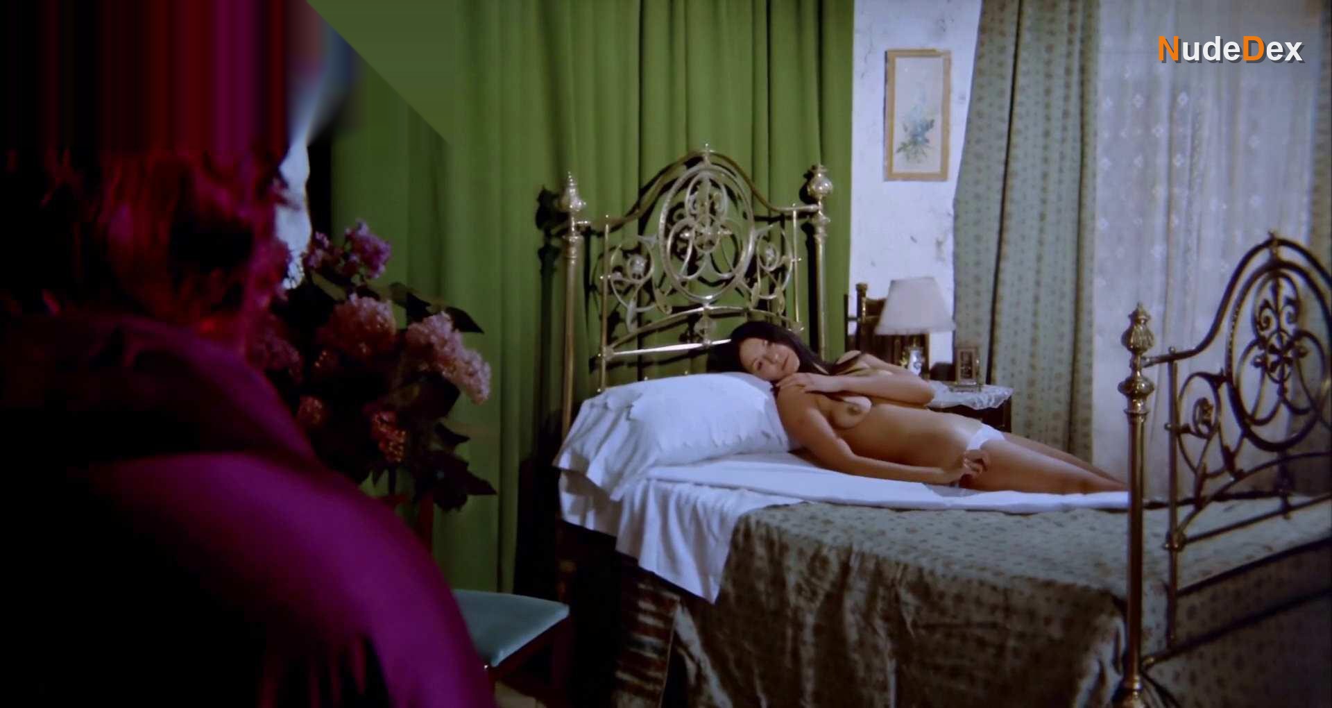 Esther Santana in Horror Rises From The Tomb, photo 2