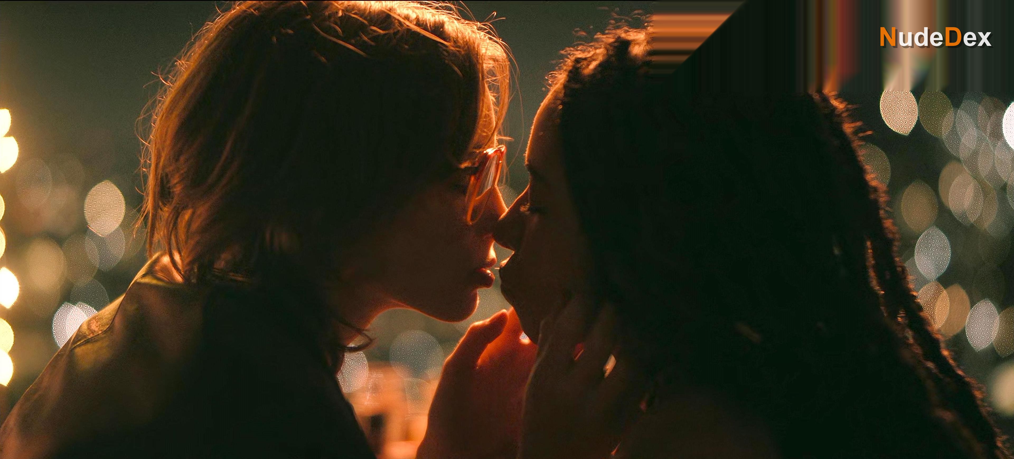 Esther Tinman in Divided Youth, photo 4