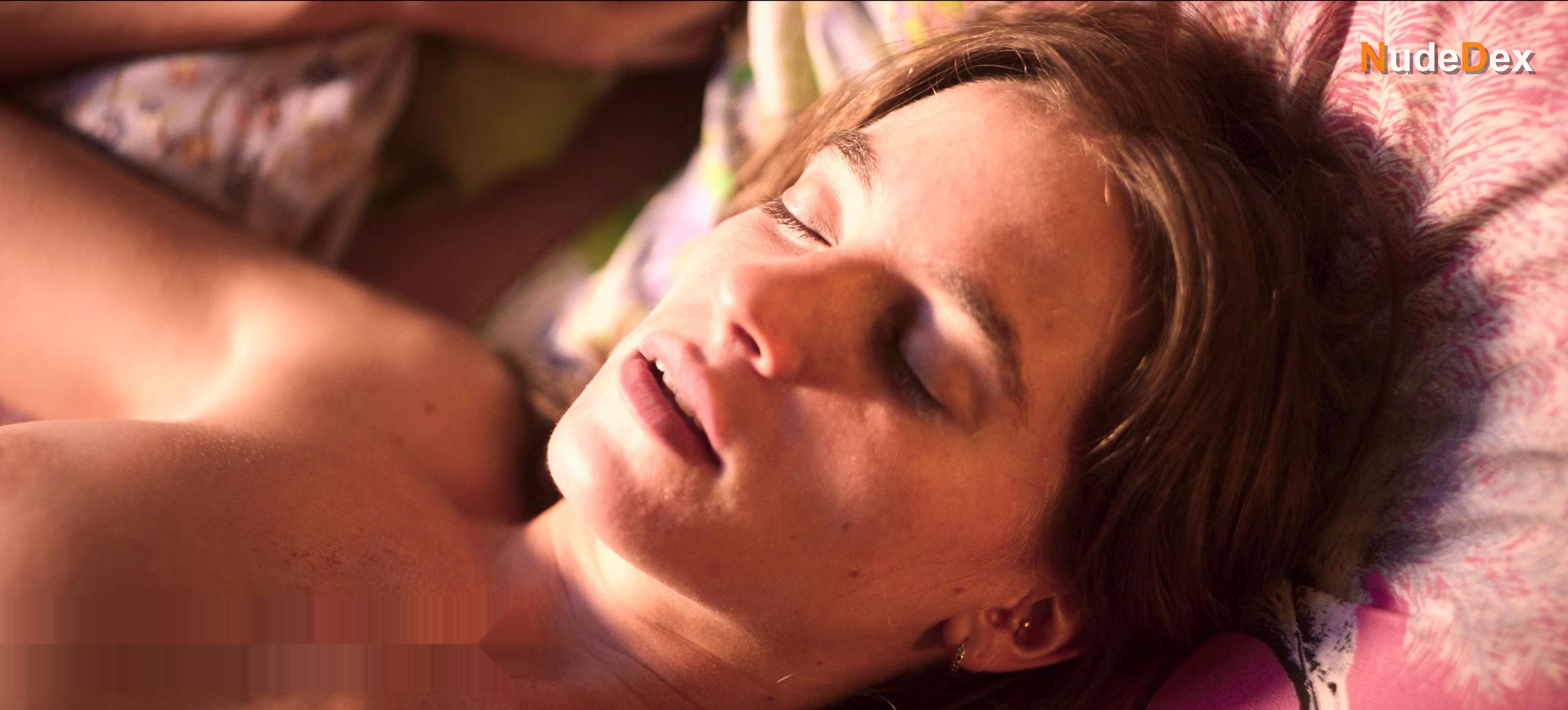Esther Tinman in Divided Youth, photo 8